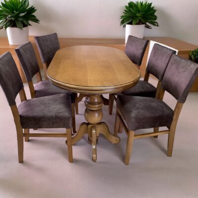 Oval folding table